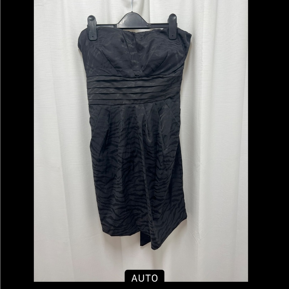 Elegant Black Subtle Zebra Print Strapless Dress